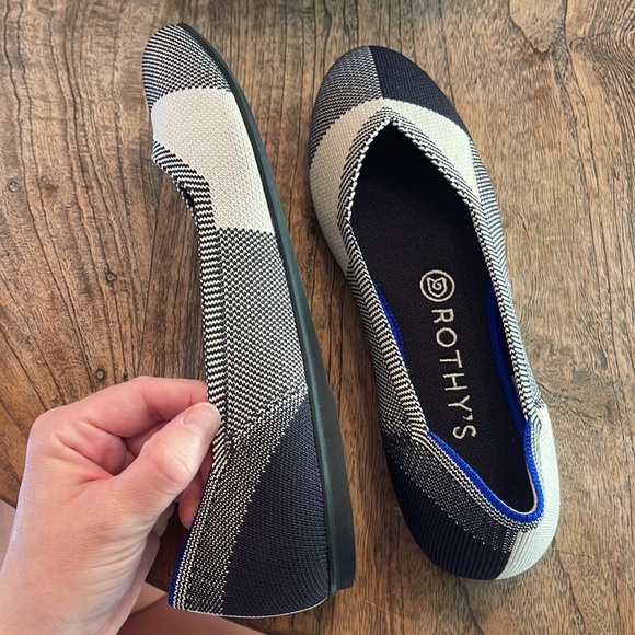 Brand New Rothy’s Round Toe - Picture 3 of 4